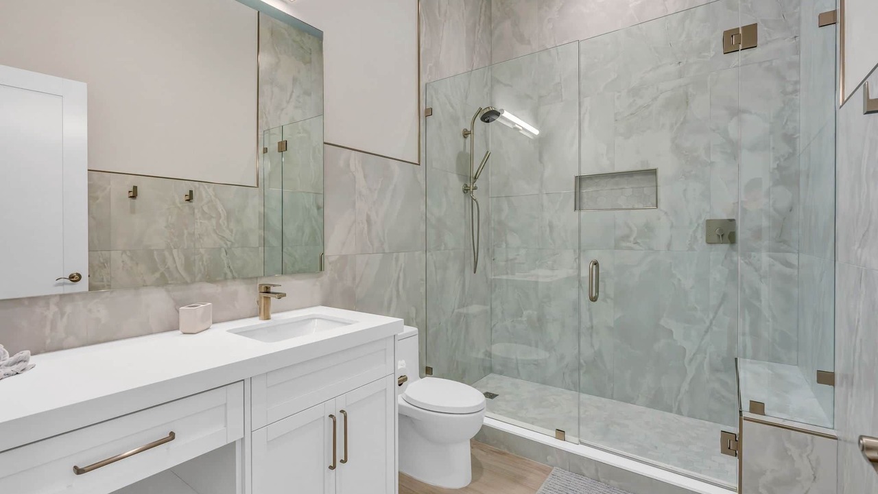 Photo of Bathroom in Marathon