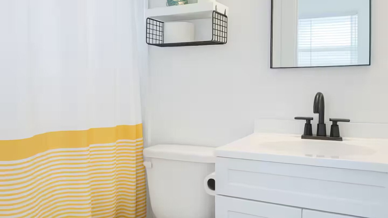 Photo of Bathroom in Lake Ridge