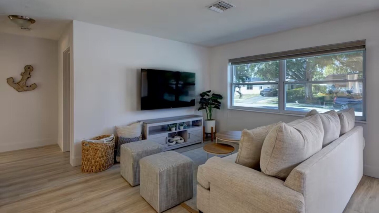 Photo of Livingroom in Deerfield Beach