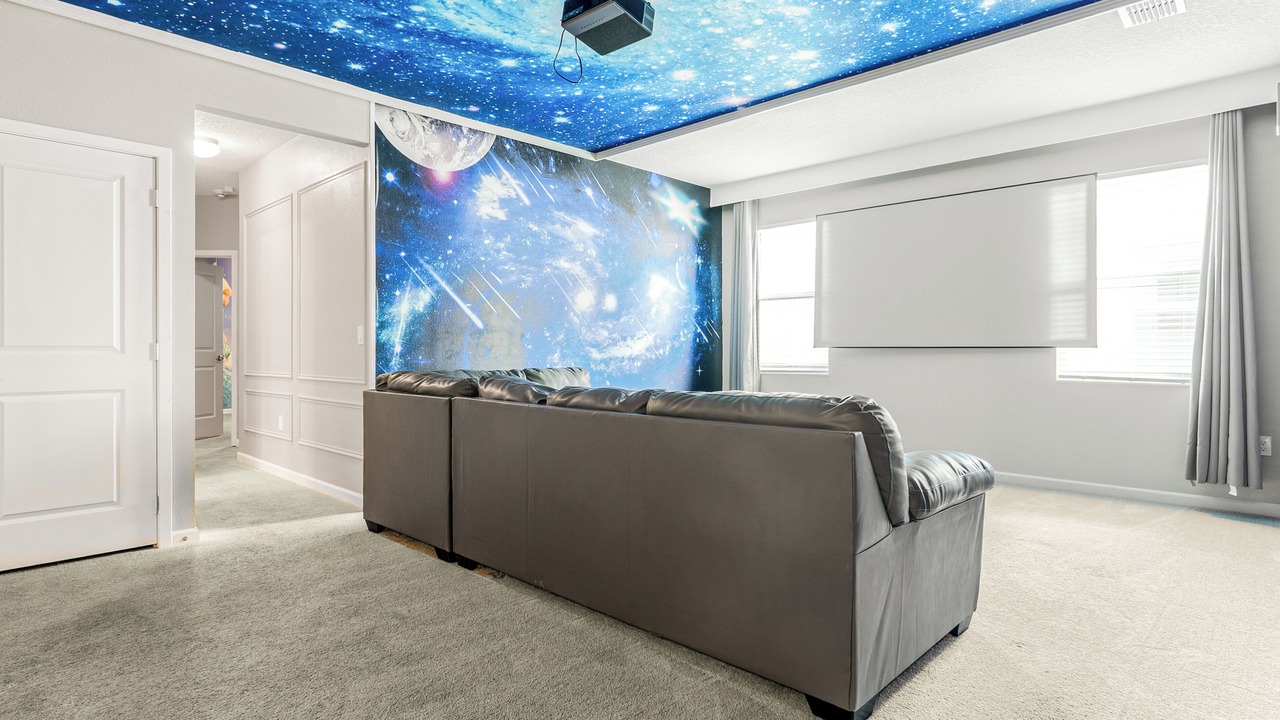 Photo of Livingroom in Bass Lakes Estates