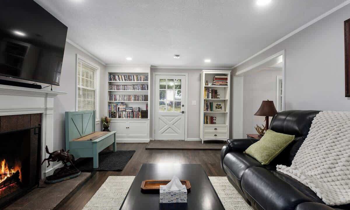 Photo of Livingroom in Merriam