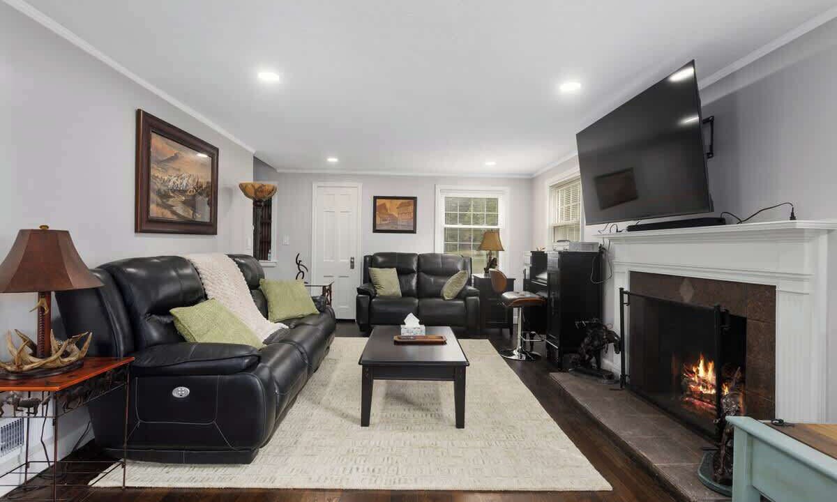 Photo of Livingroom in Merriam
