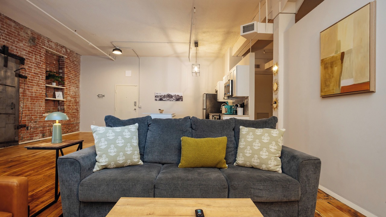 Photo of Livingroom in River Market