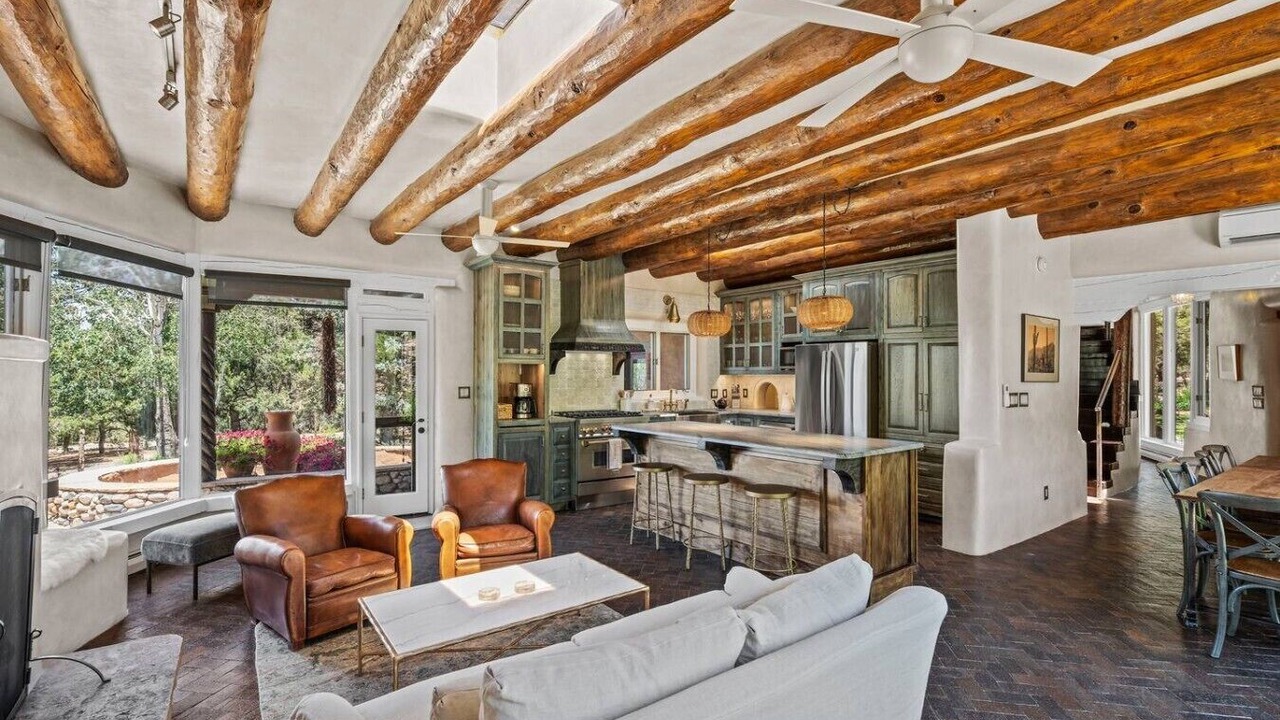 Photo of Livingroom in Tesuque