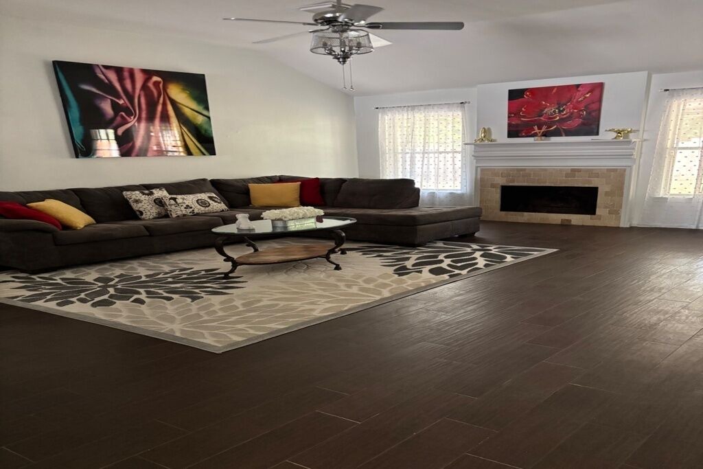 Photo of Livingroom in Spring