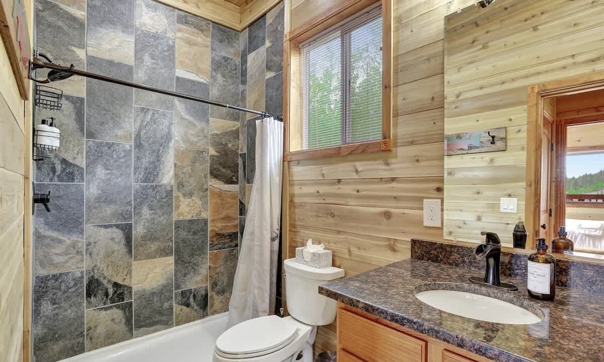 Photo of Bathroom in Indian Mountain