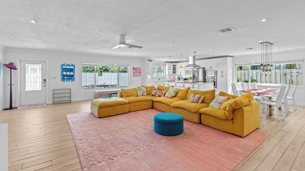 Photo of Livingroom in Coral Ridge Isles