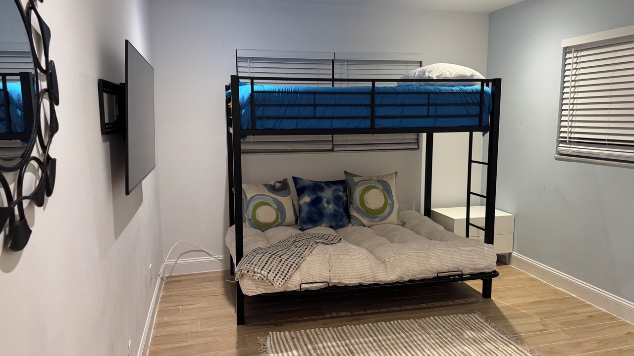 Photo of Bedroom in Coral Ridge Isles