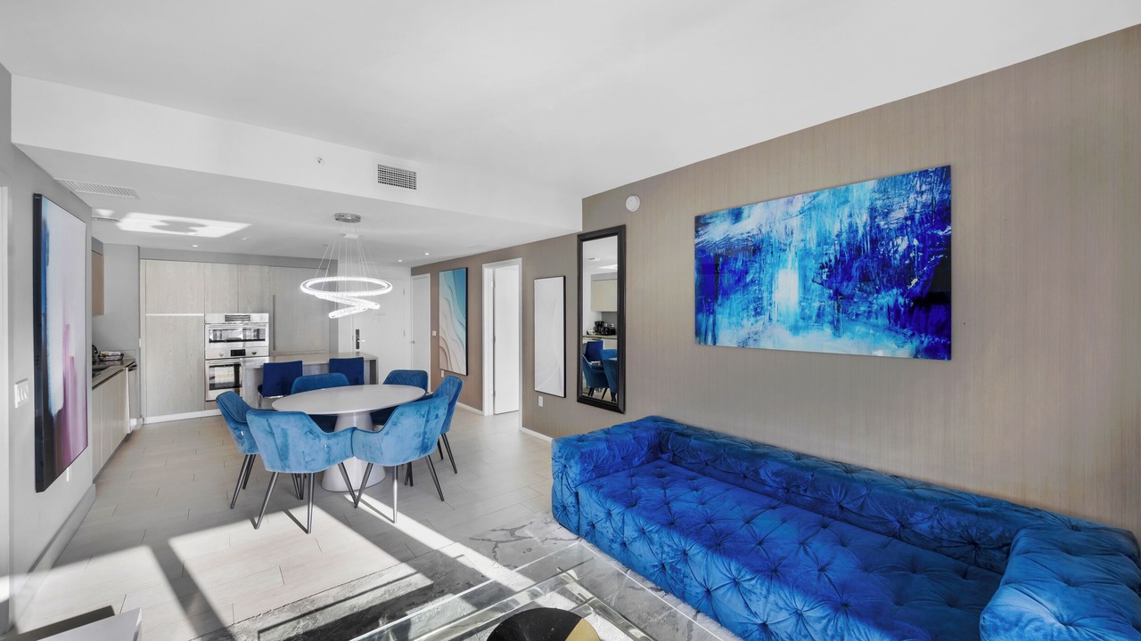Photo of Livingroom in Hollywood South Central Beach