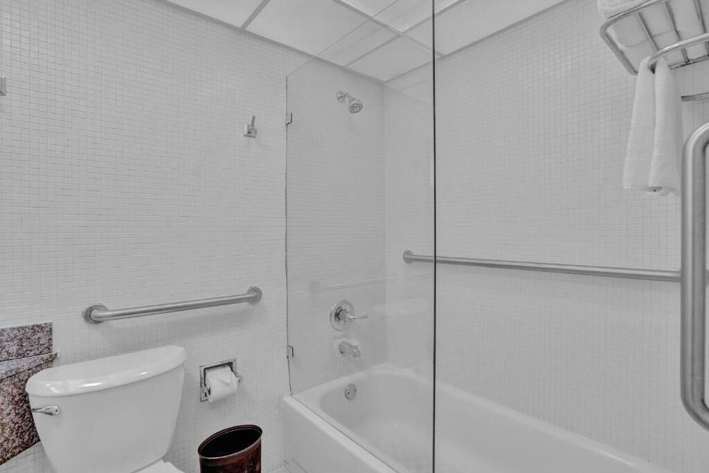 Photo of Bathroom in Galt Mile