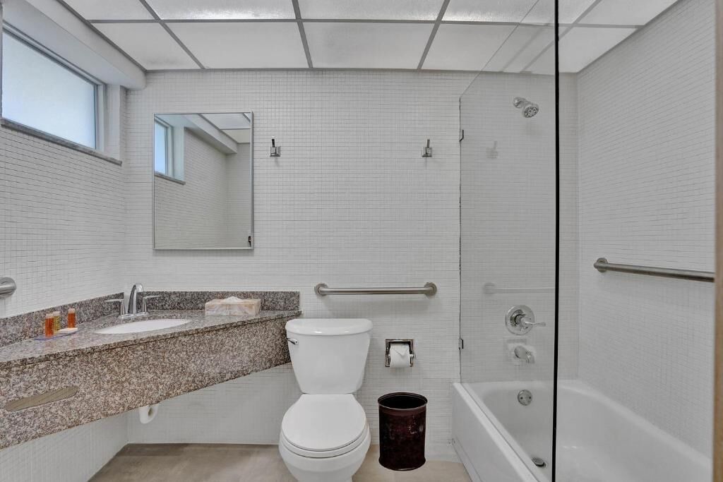Photo of Bathroom in Galt Mile