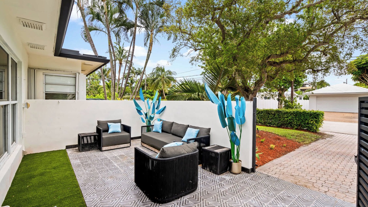 Photo of Patio Balcony in Lauderdale Beach