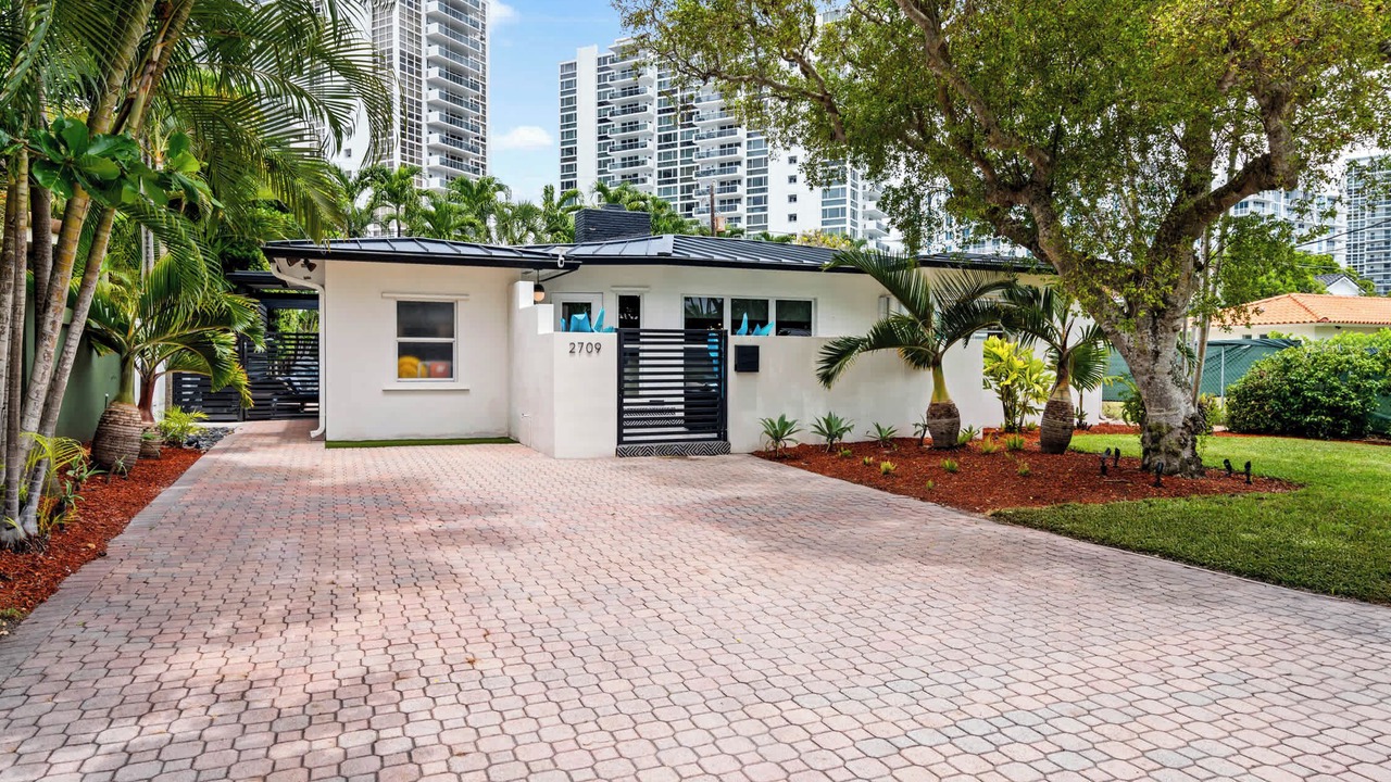 Photo of Outdoor in Lauderdale Beach