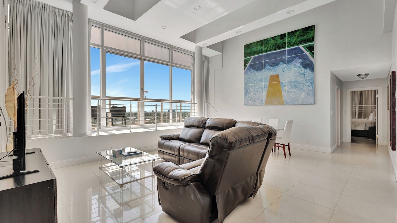 Photo of Livingroom in Galt Mile