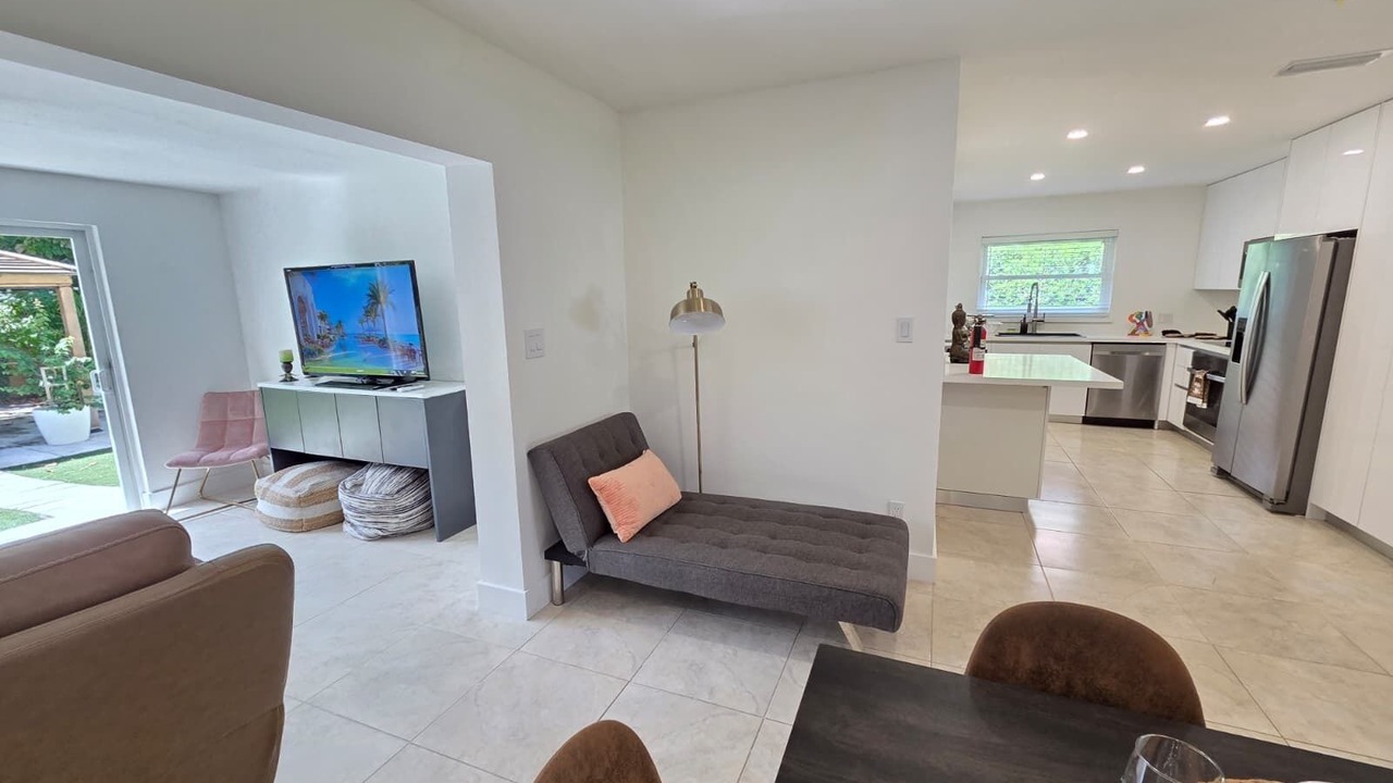 Photo of Livingroom in Hallandale Beach