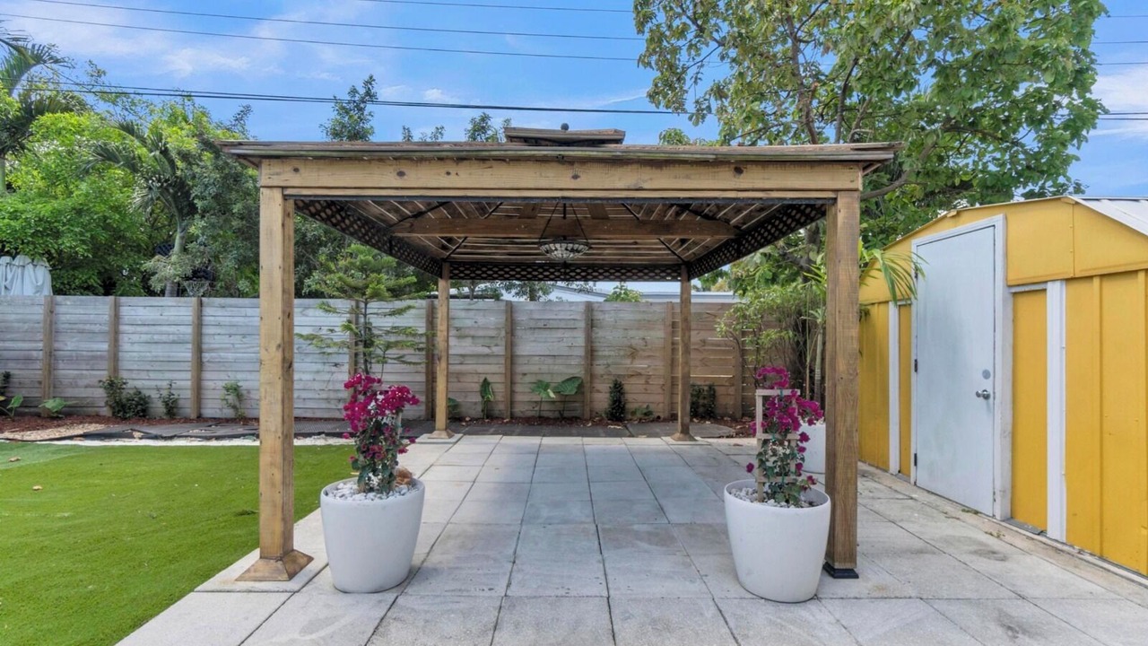 Photo of Patio Balcony in Hallandale Beach