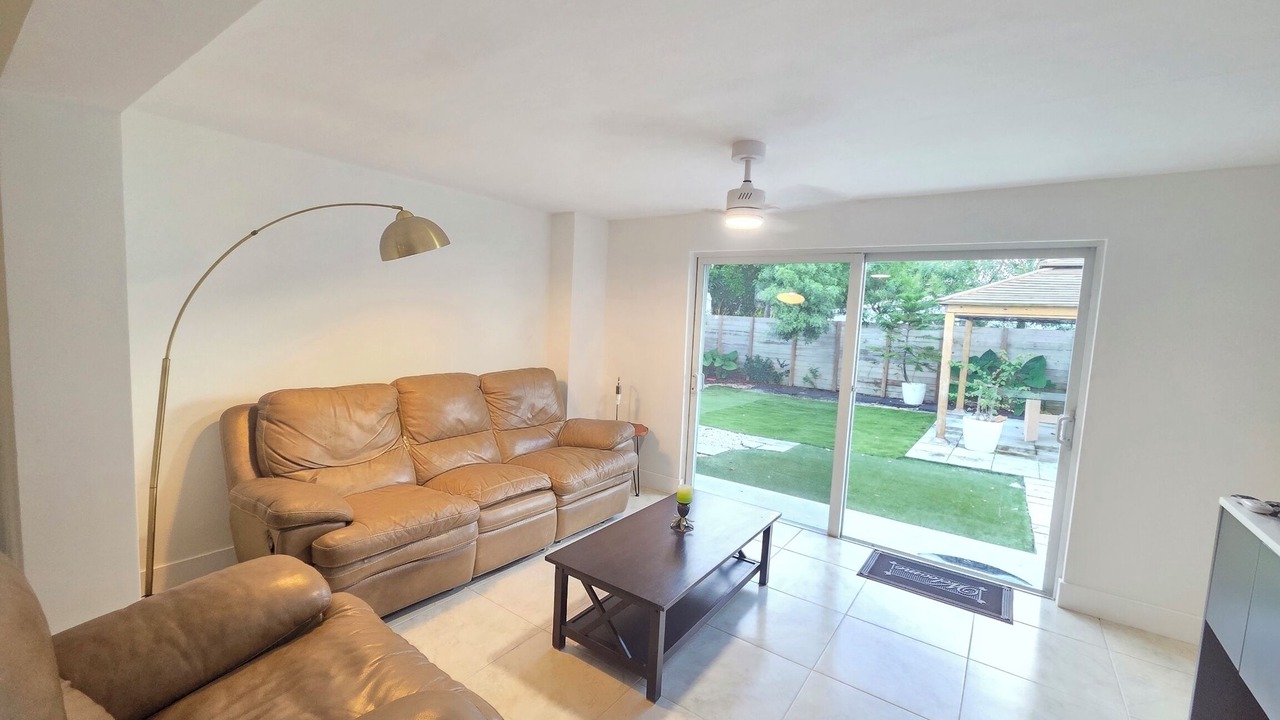 Photo of Livingroom in Hallandale Beach