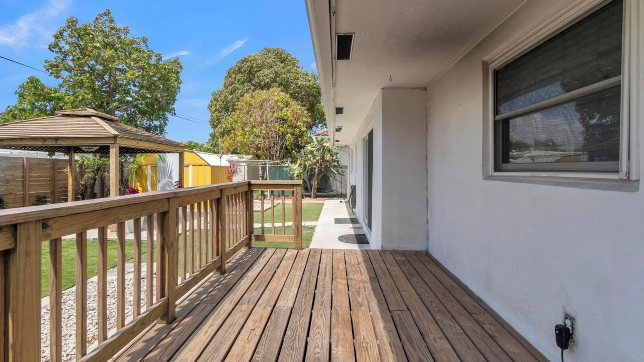 Photo of Patio Balcony in Hallandale Beach