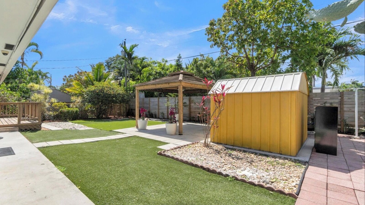 Photo of Outdoor in Hallandale Beach