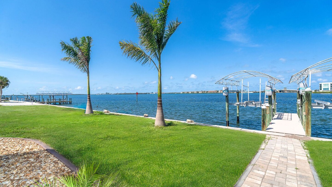 Photo of Outdoor in Point of Pines