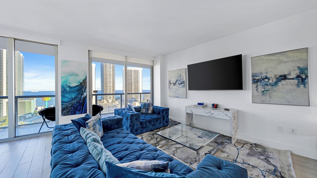 Photo of Livingroom in Hallandale Beach