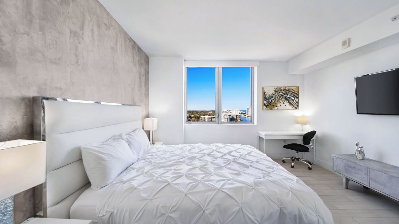 Photo of Bedroom in Hallandale Beach