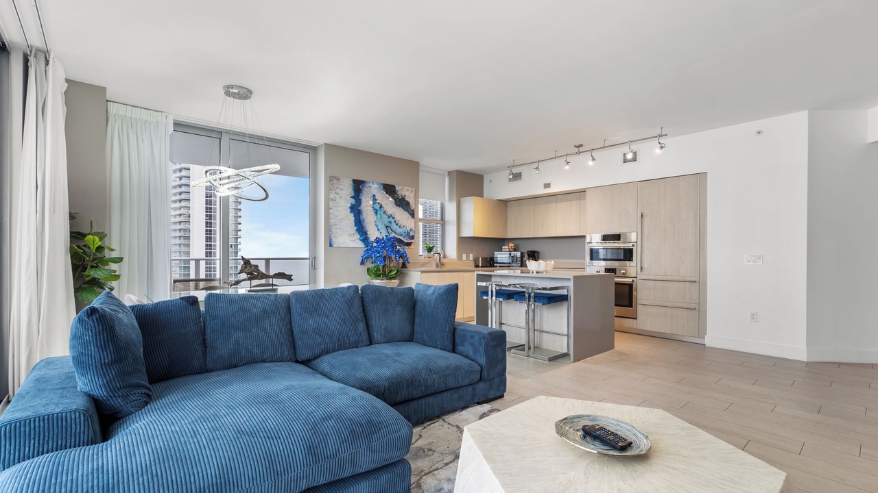 Photo of Livingroom in Hollywood South Central Beach