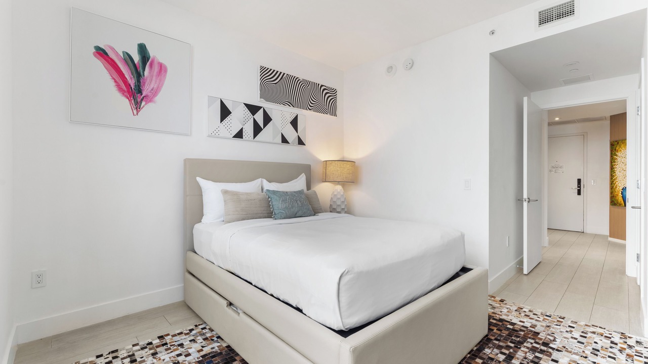Photo of Bedroom in Hollywood South Central Beach