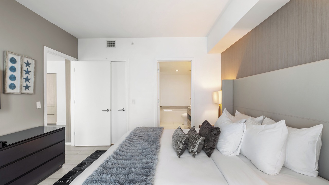Photo of Bedroom in Hollywood South Central Beach