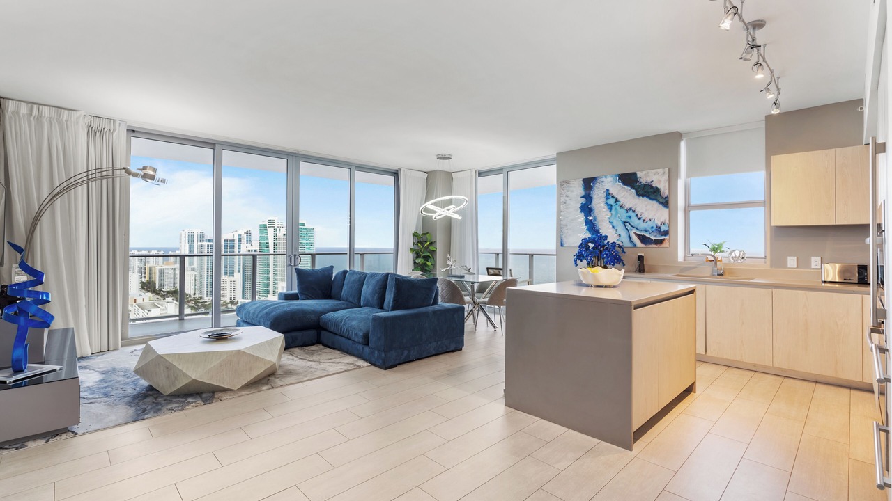 Photo of Livingroom in Hollywood South Central Beach