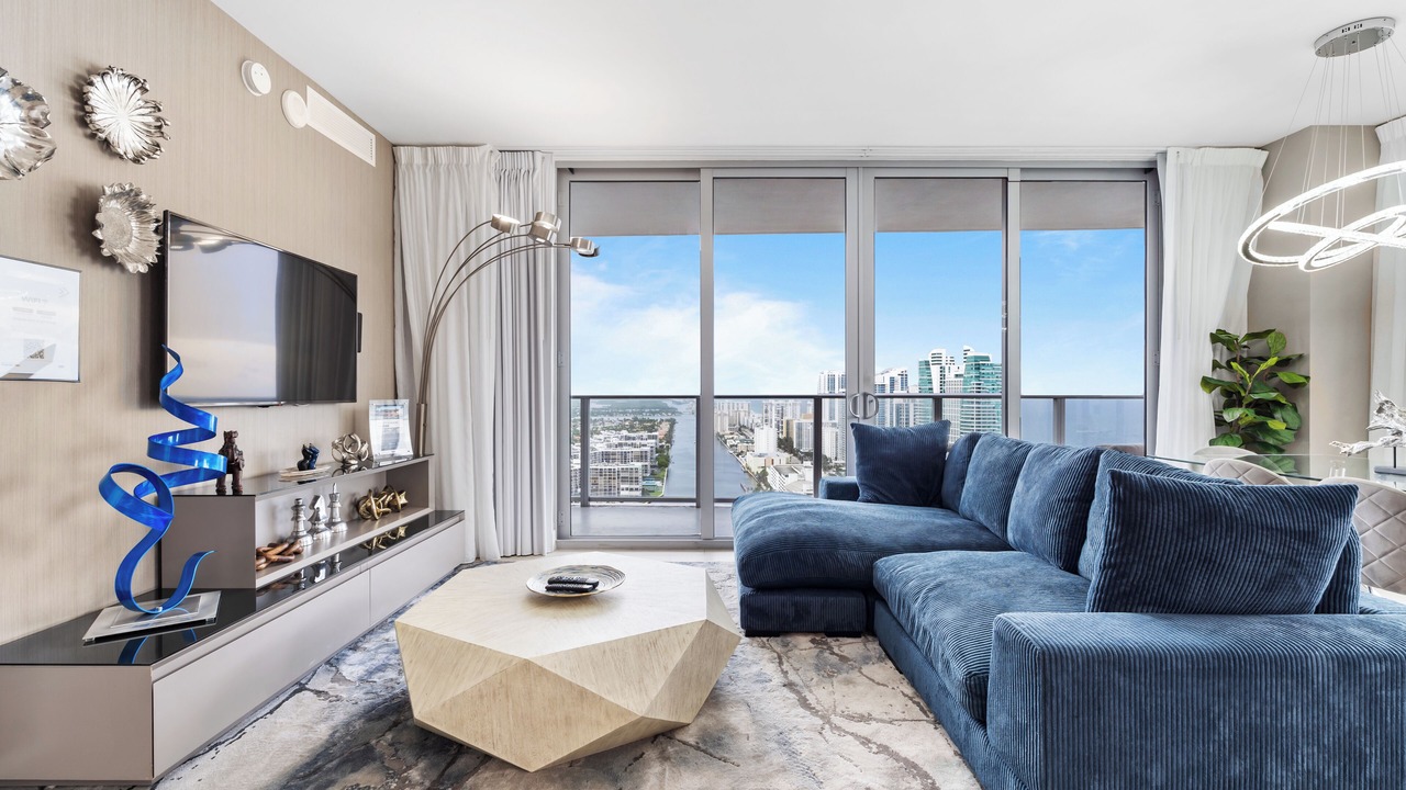 Photo of Livingroom in Hollywood South Central Beach