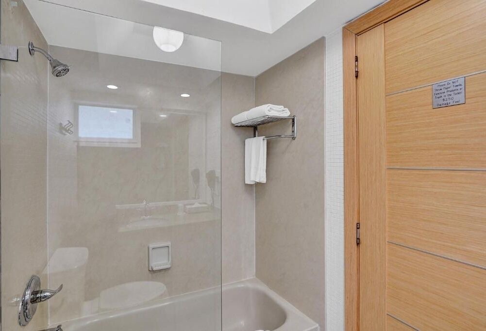 Photo of Bathroom in Galt Mile