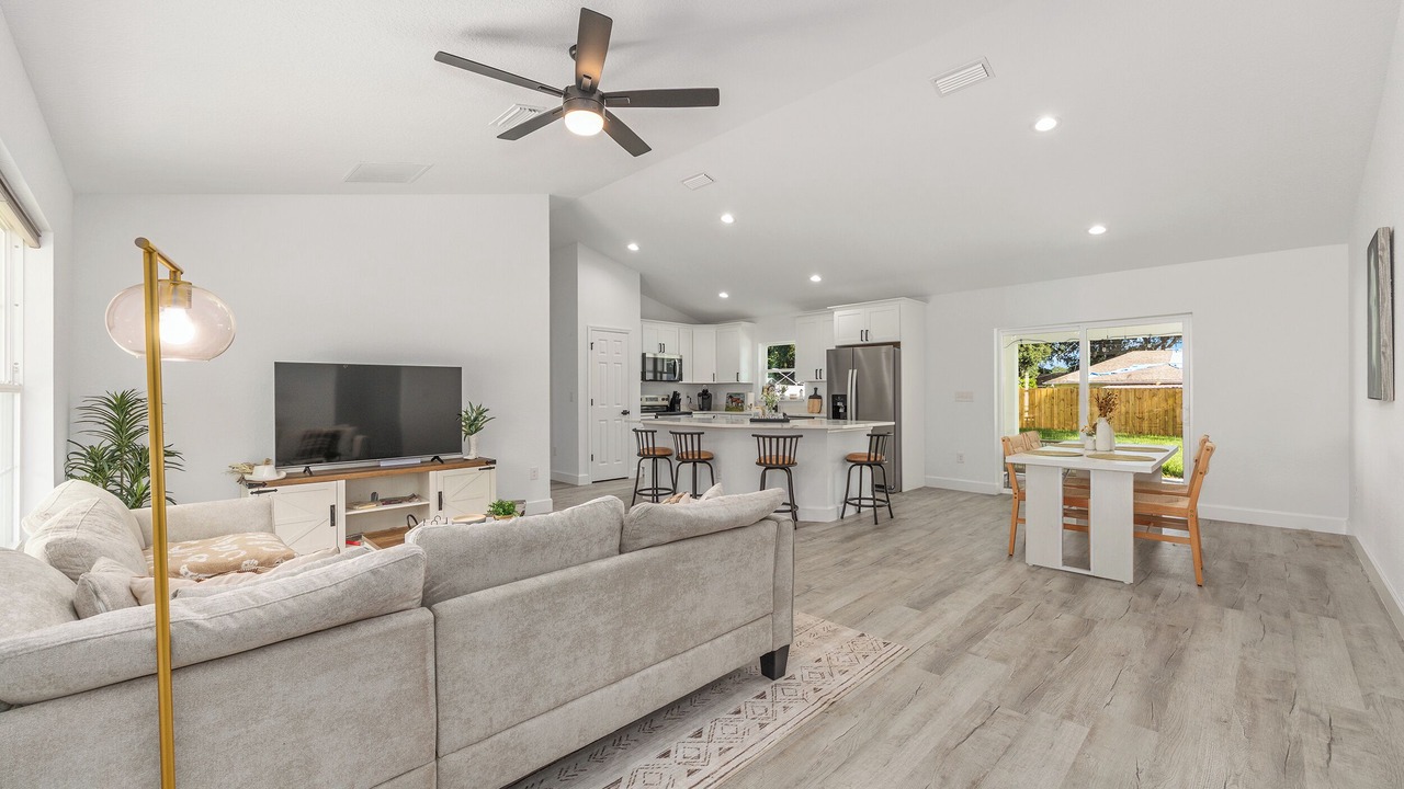 Photo of Livingroom in Fellowship