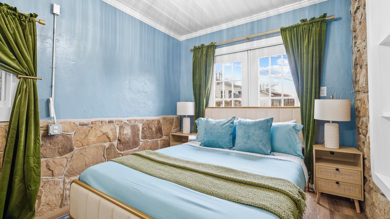 Photo of Bedroom in Rockaway Beach