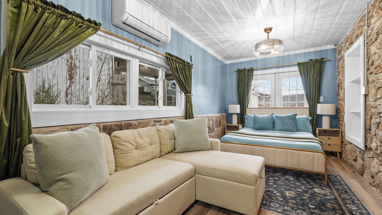 Photo of Livingroom in Rockaway Beach