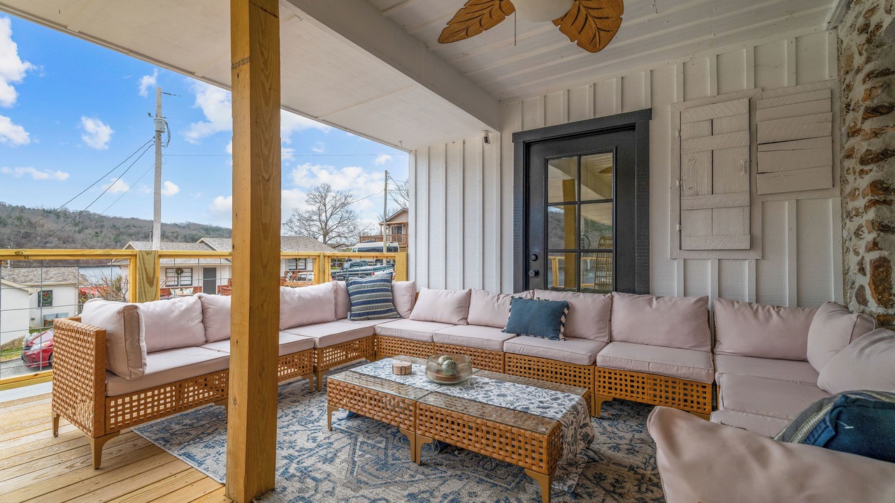 Photo of Patio Balcony in Rockaway Beach