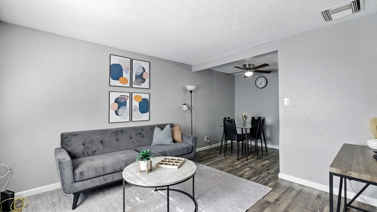 Photo of Livingroom in South Arlington
