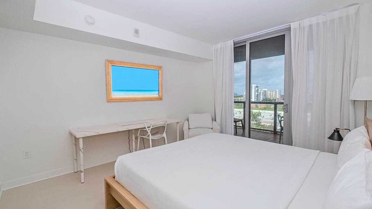 Photo of Bedroom in Hallandale Beach