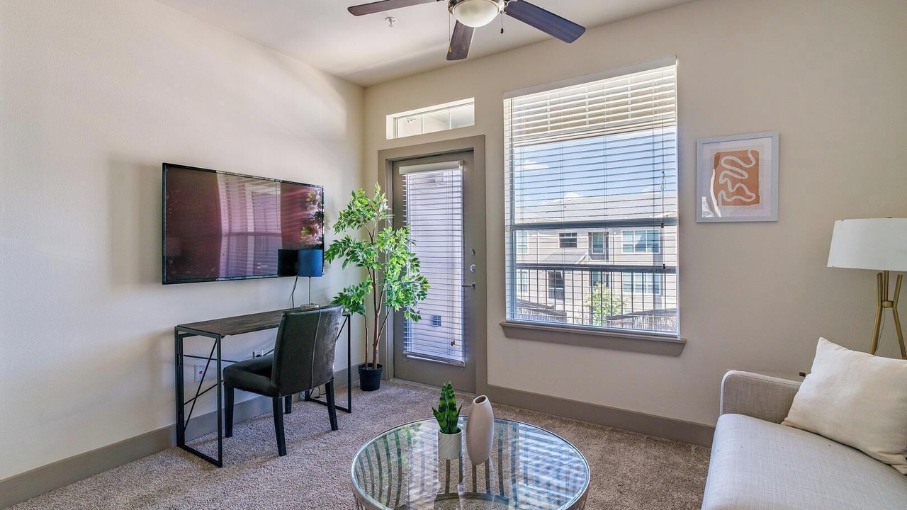 Photo of Livingroom in Spring