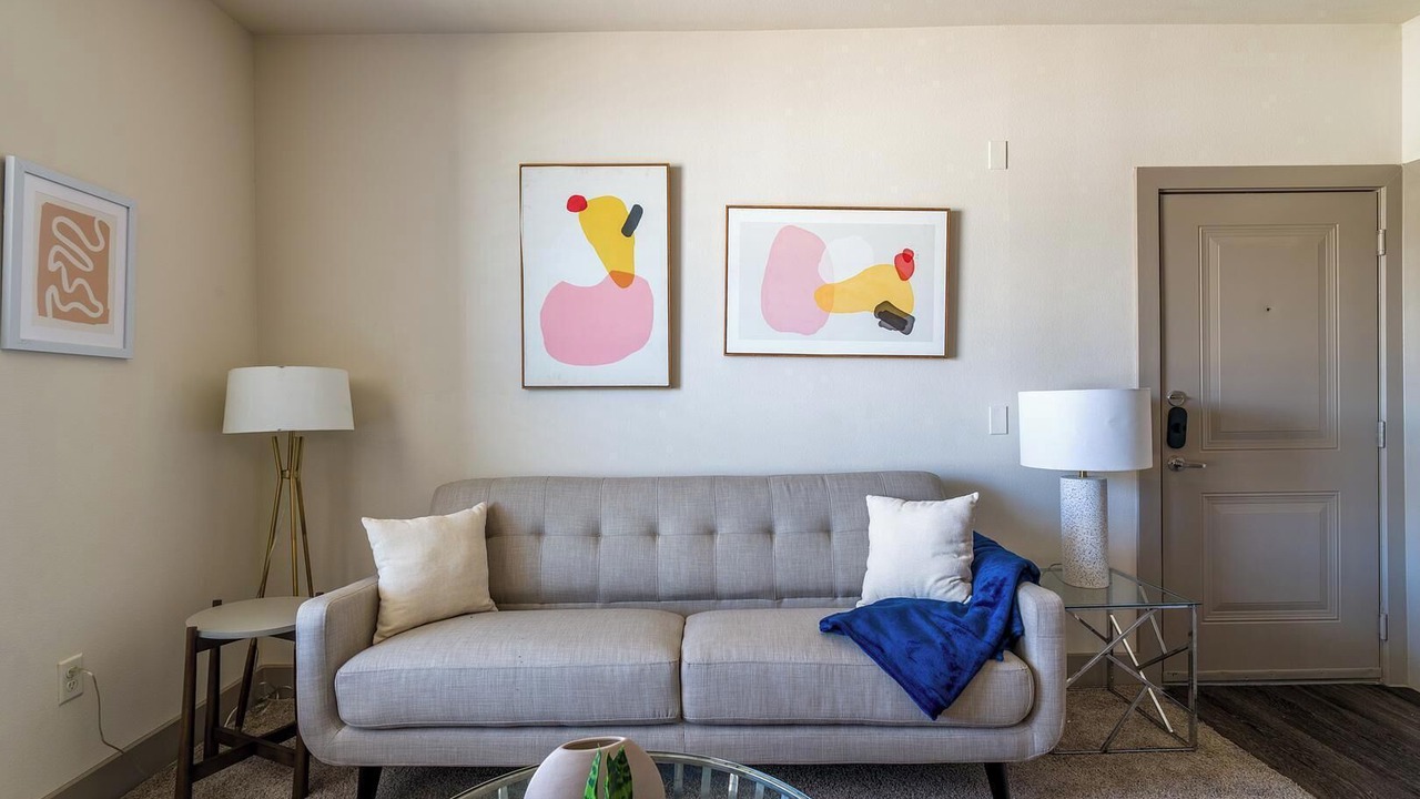 Photo of Livingroom in Spring