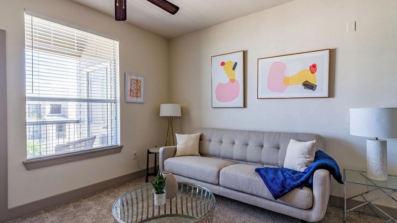 Photo of Livingroom in Spring