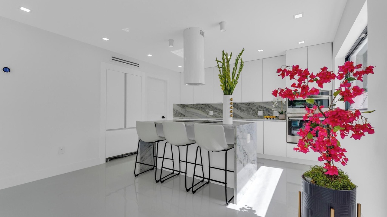 Photo of Kitchen in Lauderdale Beach