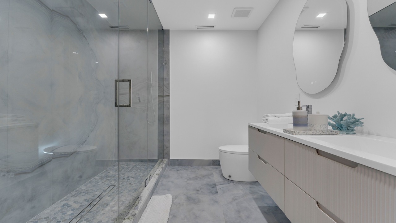 Photo of Bathroom in Lauderdale Beach
