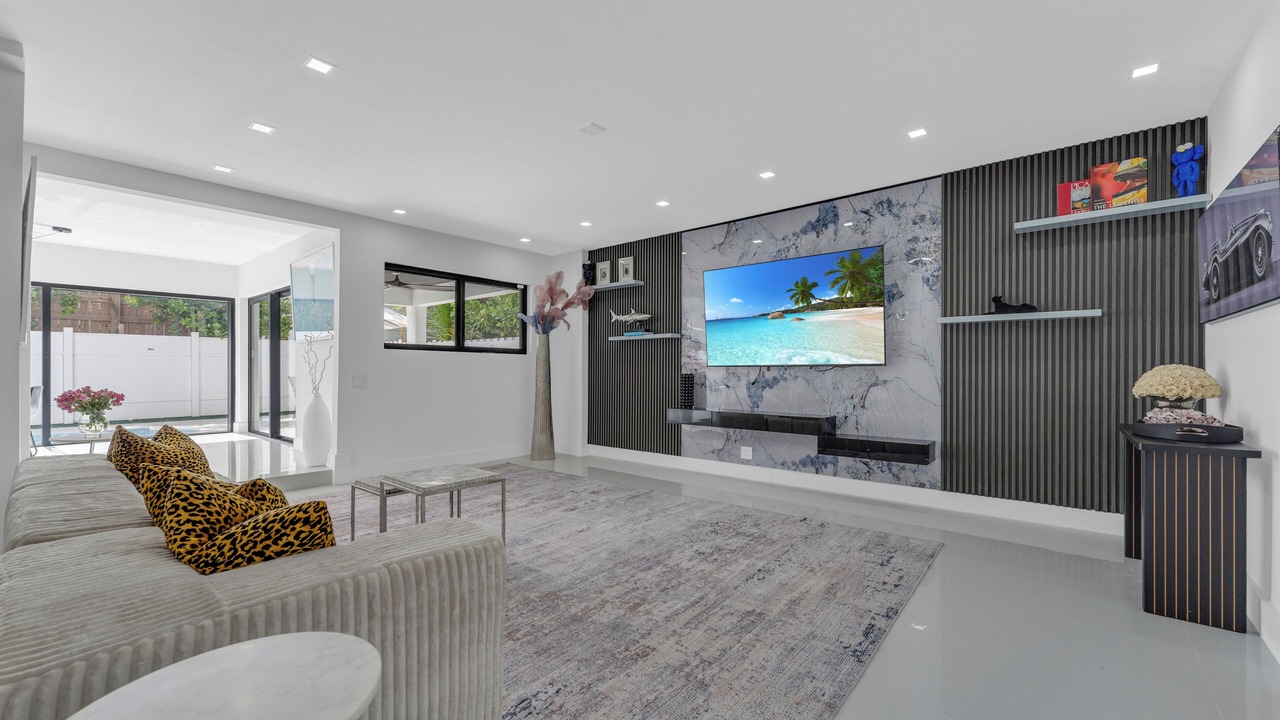 Photo of Livingroom in Lauderdale Beach