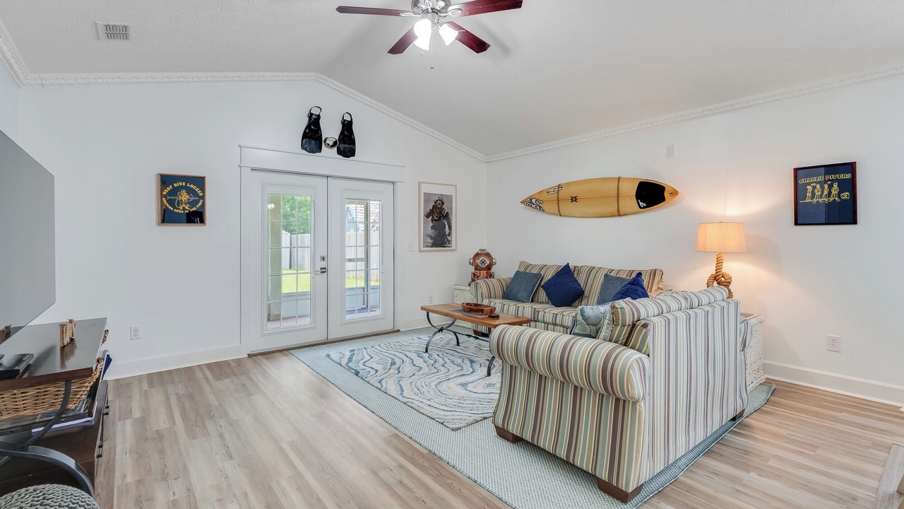 Photo of Livingroom in Upper Grand Lagoon