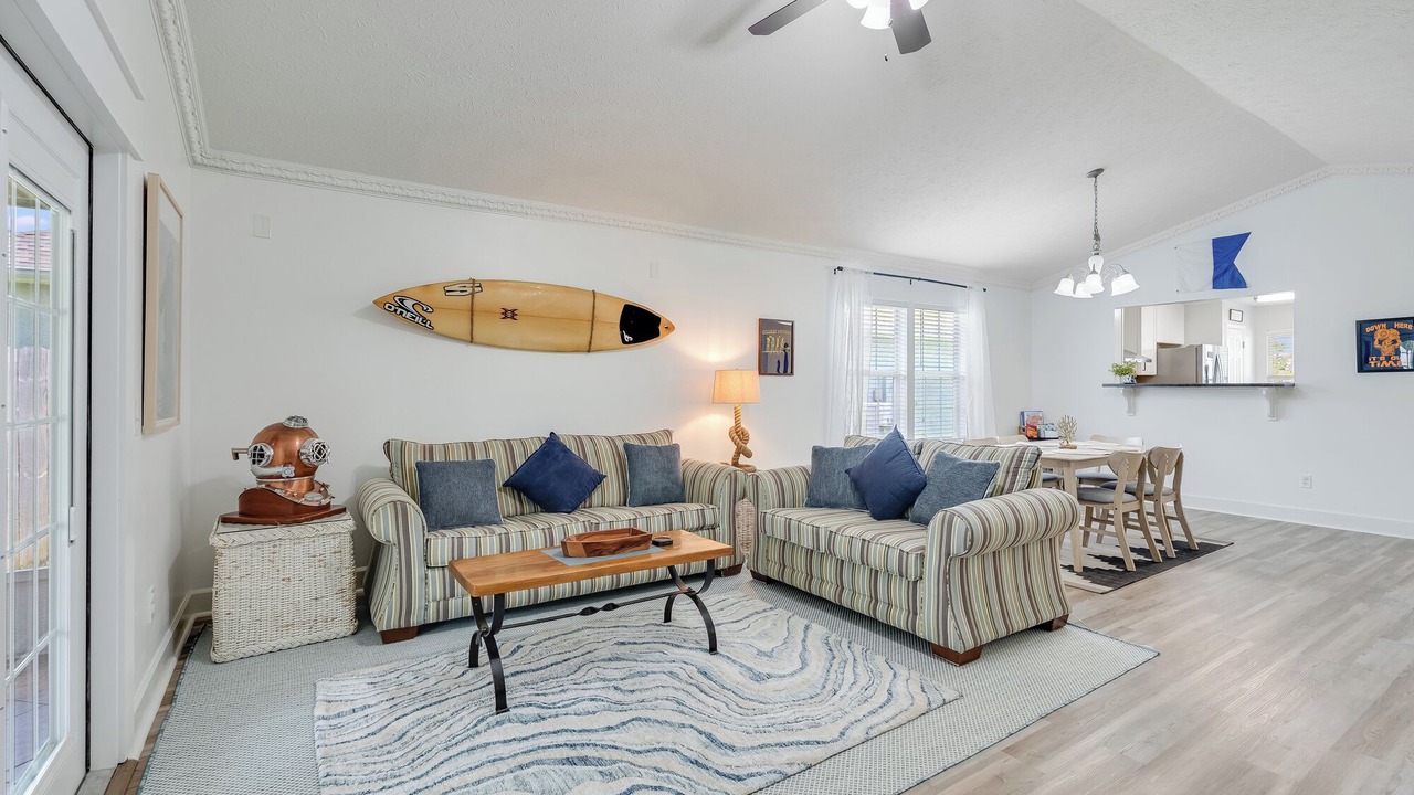 Photo of Livingroom in Upper Grand Lagoon
