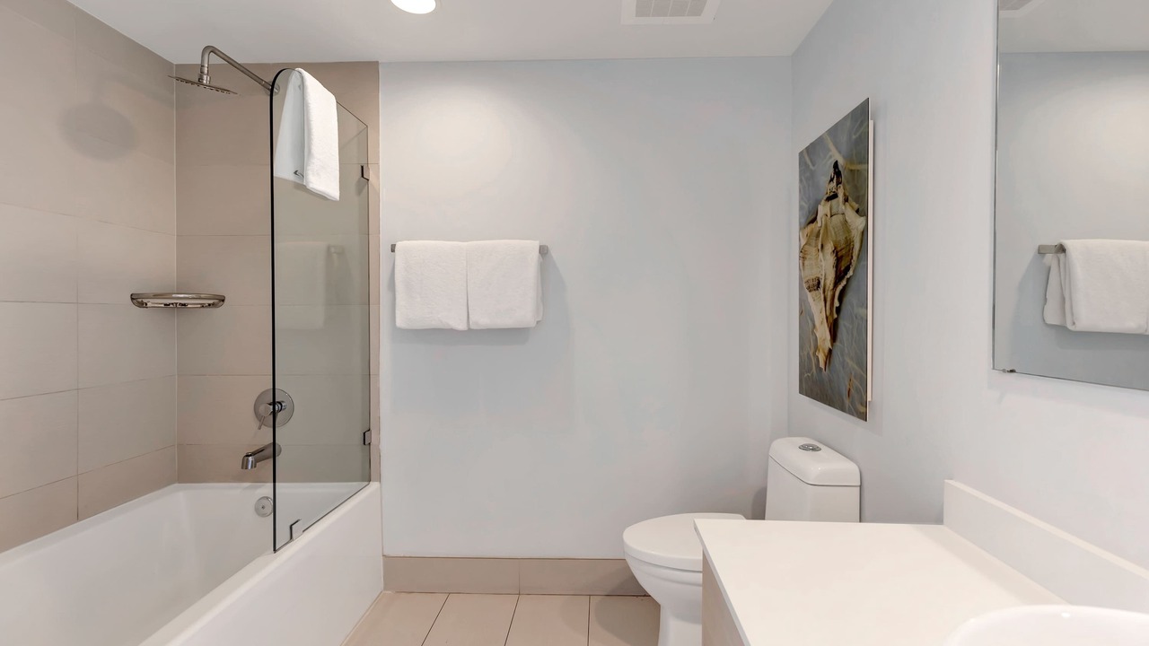 Photo of Bathroom in Hallandale Beach