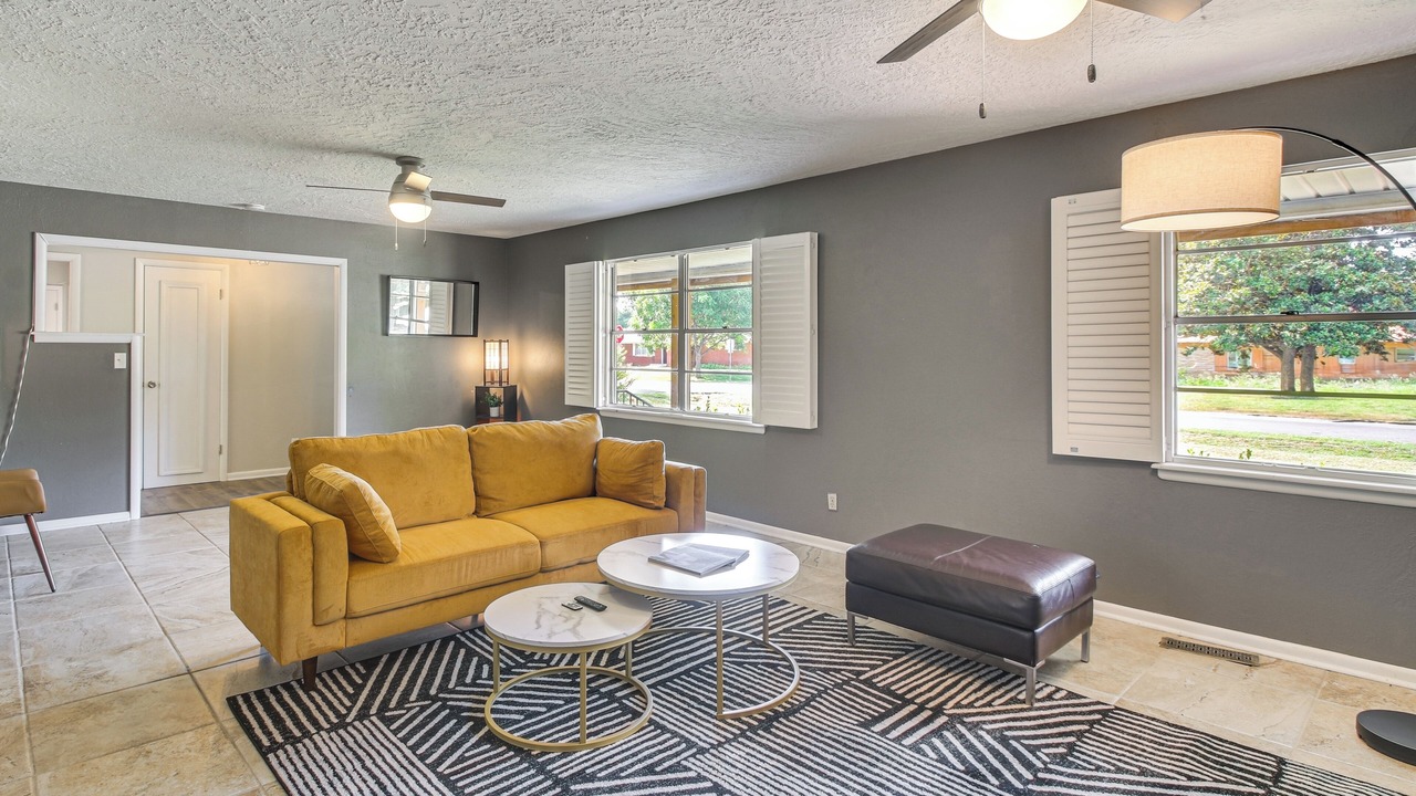 Photo of Livingroom in Norman