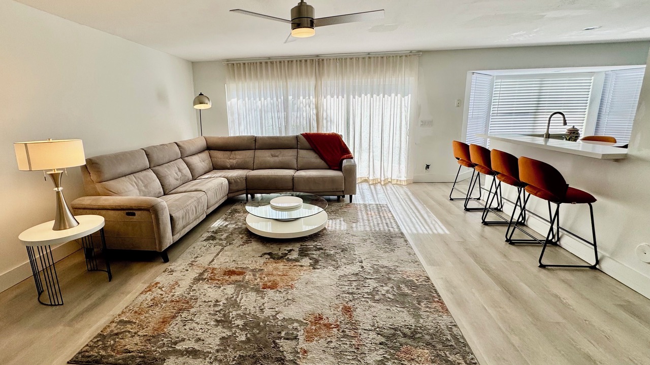 Photo of Livingroom in Pembroke Pines