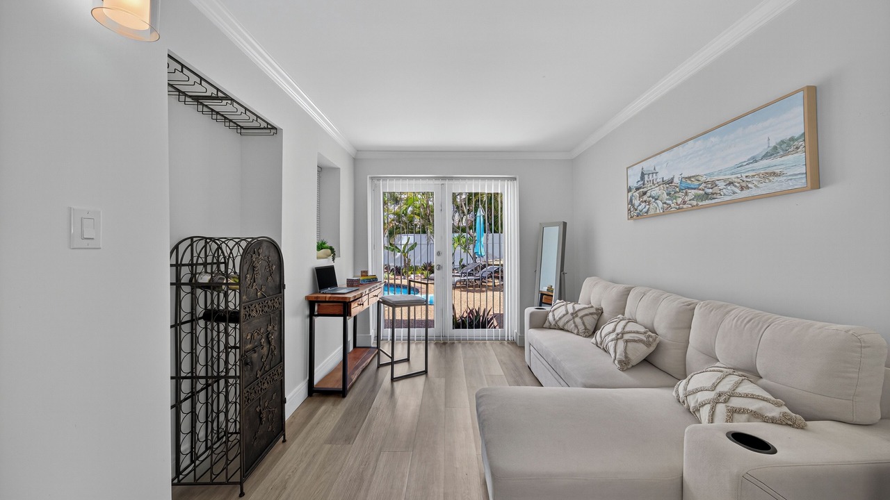 Photo of Livingroom in Central Business District